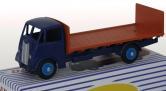 GUY “Flat Truck With Tailboard” Bleu Foncé / Rouge (Exclusivité Dan-Toys 500 Ex.)