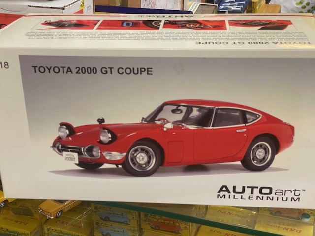 TOYOTA - 2000GT COUPE 1967 Rouge (un seul exemplaire neuf  en boite d'origine )